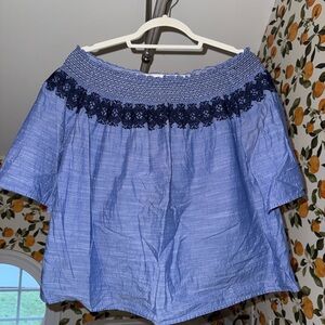 Gap size medium flowy navy-embroidered elastic boatneck